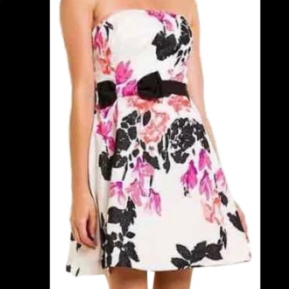 Lilly Pulitzer Dresses & Skirts - Lilly Pulitzer Strapless Floral Dress with Bow